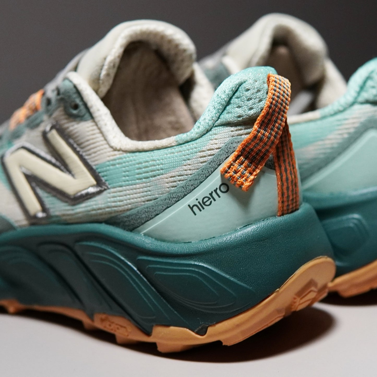 UV9NB10