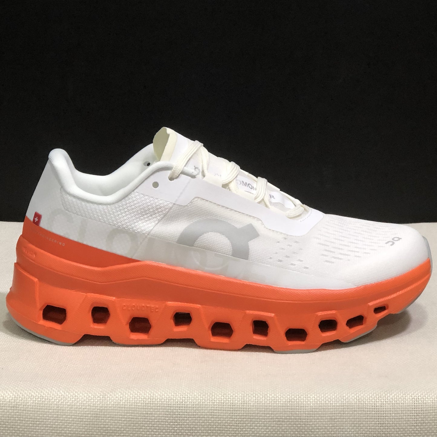 ON CLOUDMONSTER| White/Flame