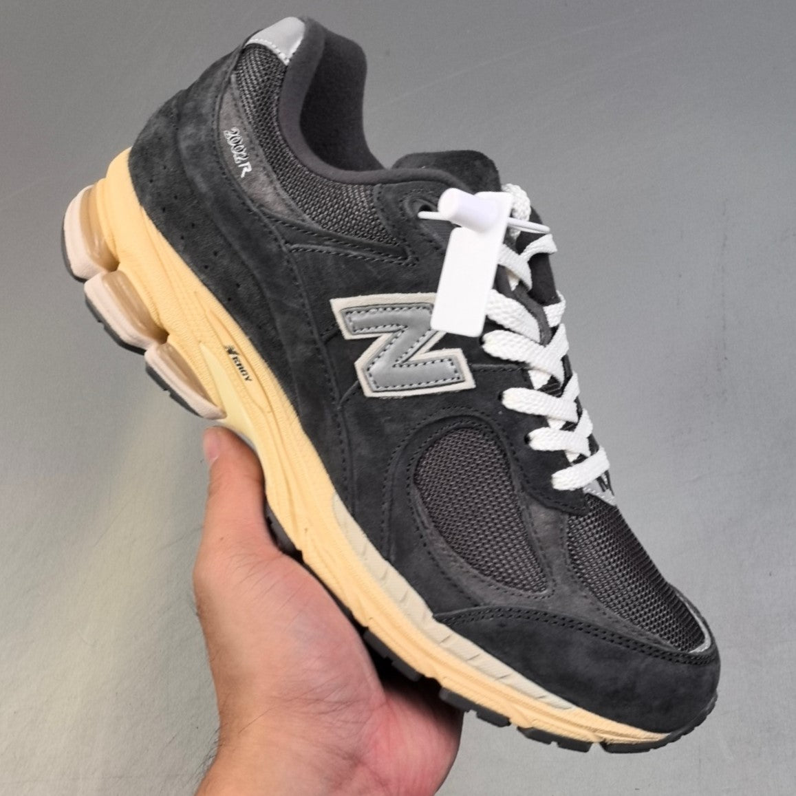 New Balance 2002R │Black/Grey/Yellow HL031801108