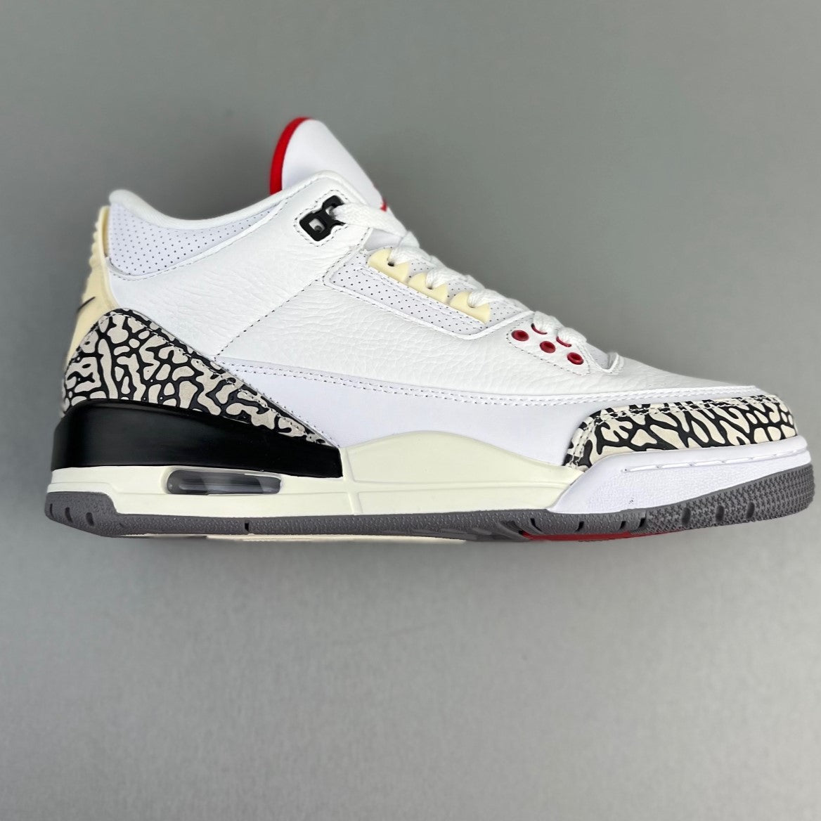 Air Jordan Retro 3 │White/Black 00HHLL320318