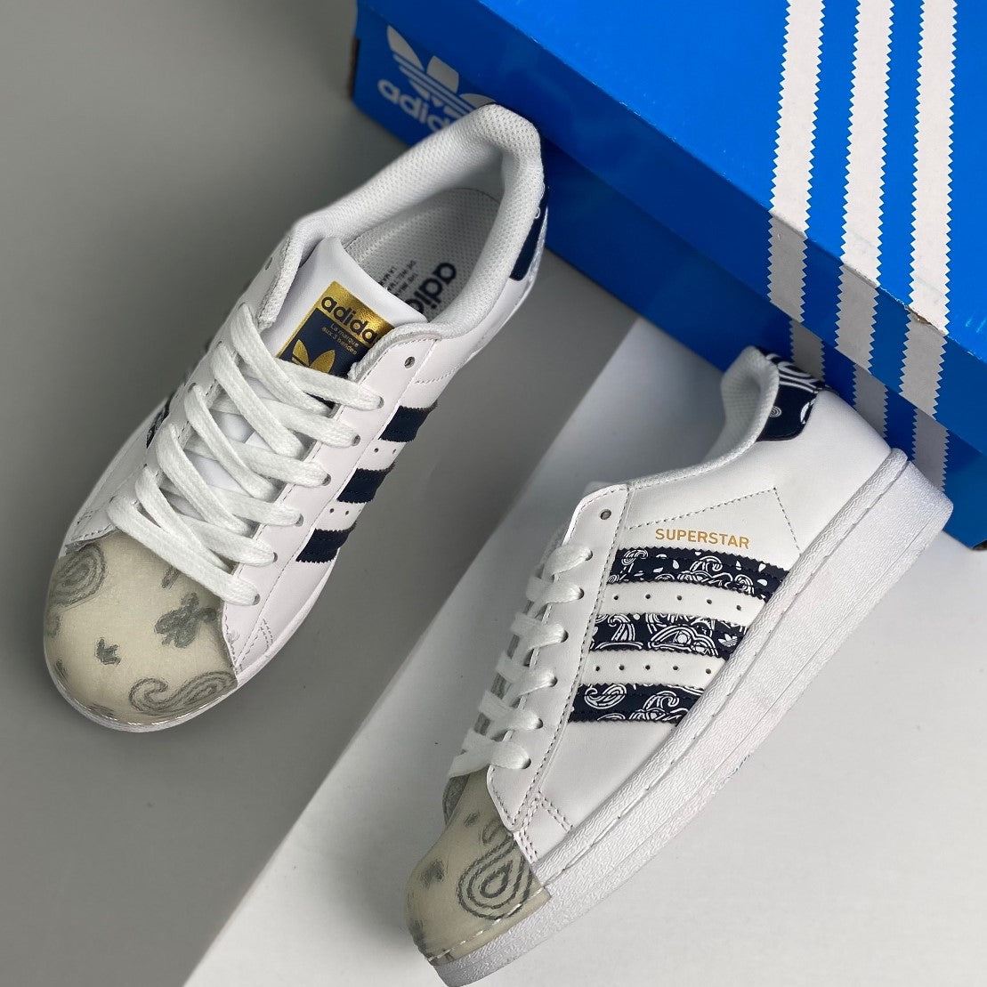 Adidas Originals Superstar Bandana | White Navy 03XHLF14