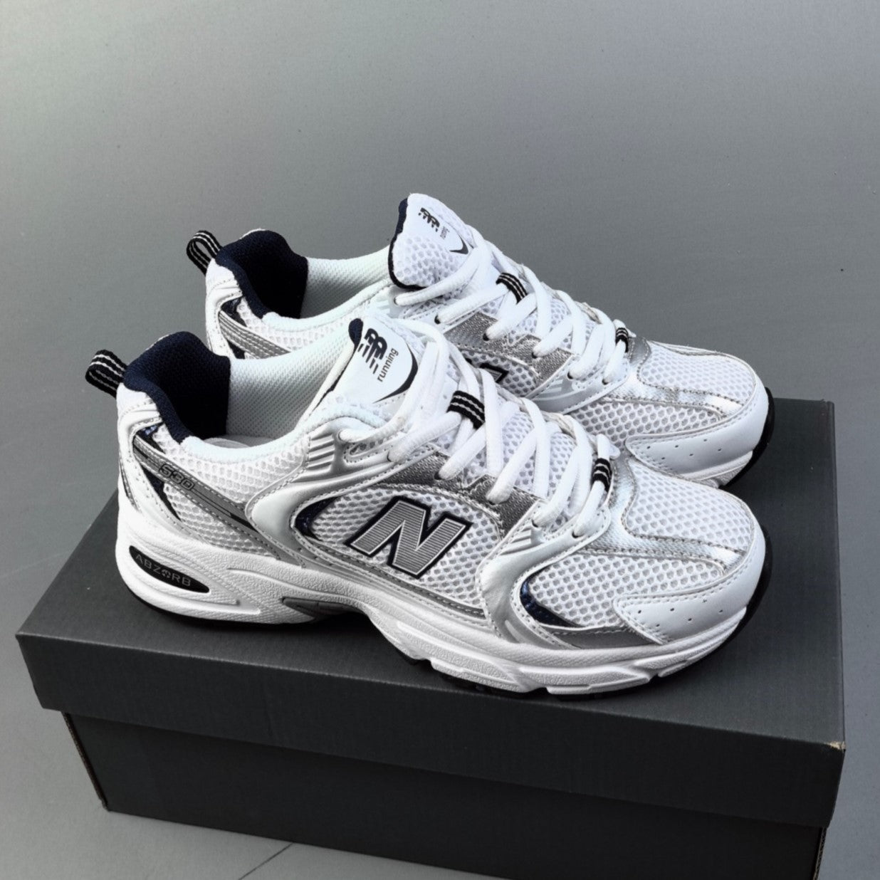 New Balance 530 | White Silver Navy
