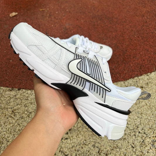 Nike V2K Run | HF5342-100