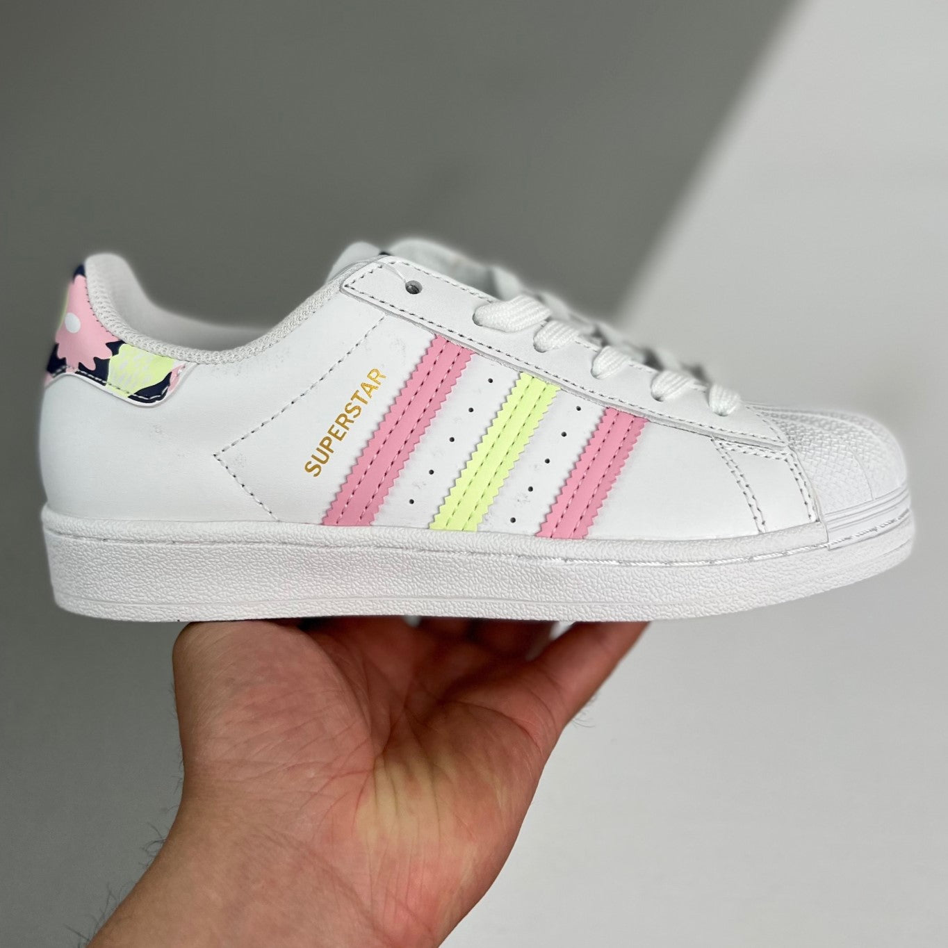Adidas Originals Superstar | White/Pink 00HHLY13