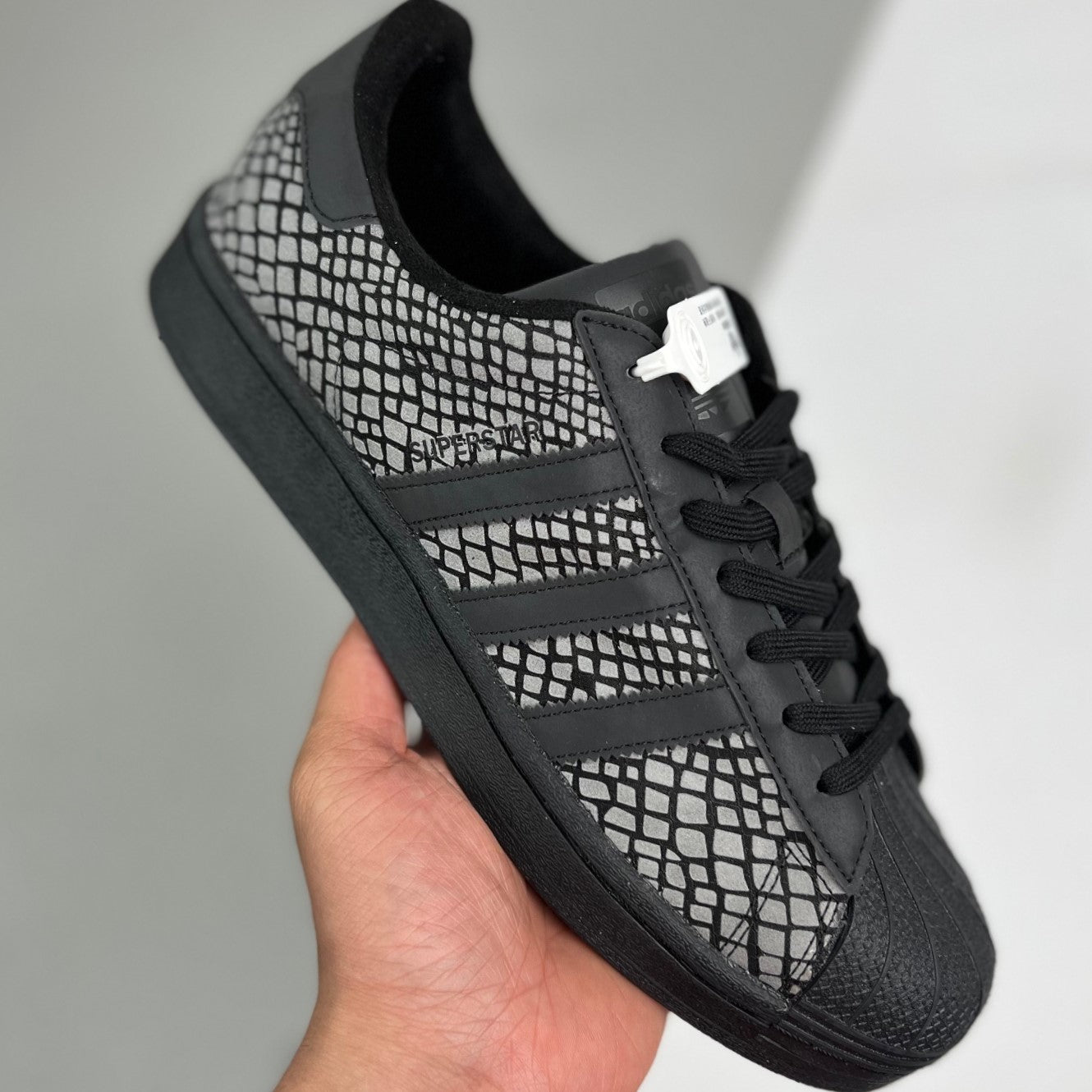 Adidas Originals Superstar Atmos | Black Sneakers Low 04HHLM12