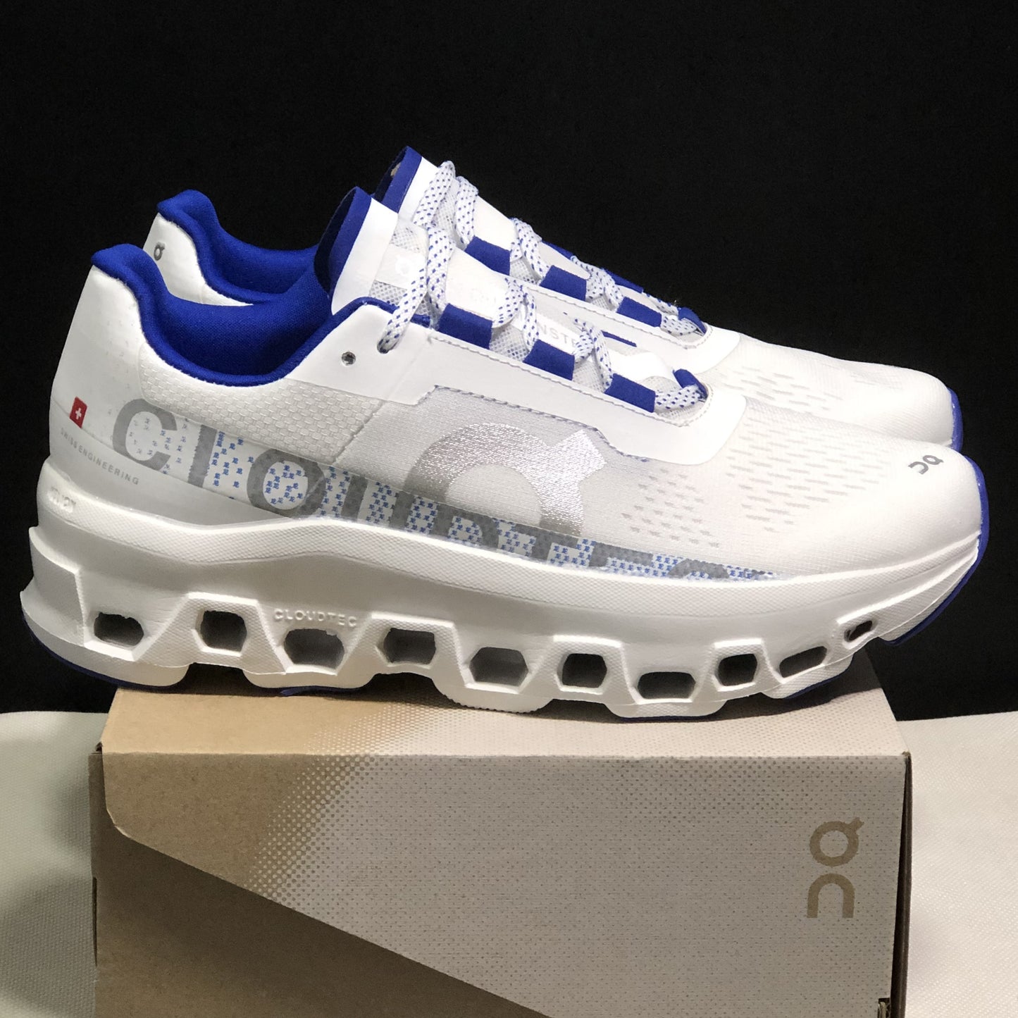 ON CLOUDMONSTER| White/Blue