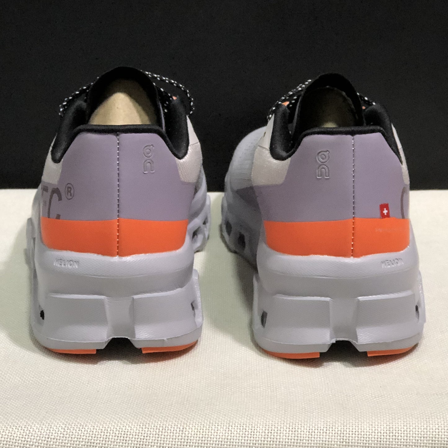 ON CLOUDMONSTER| Pearl White/Orange