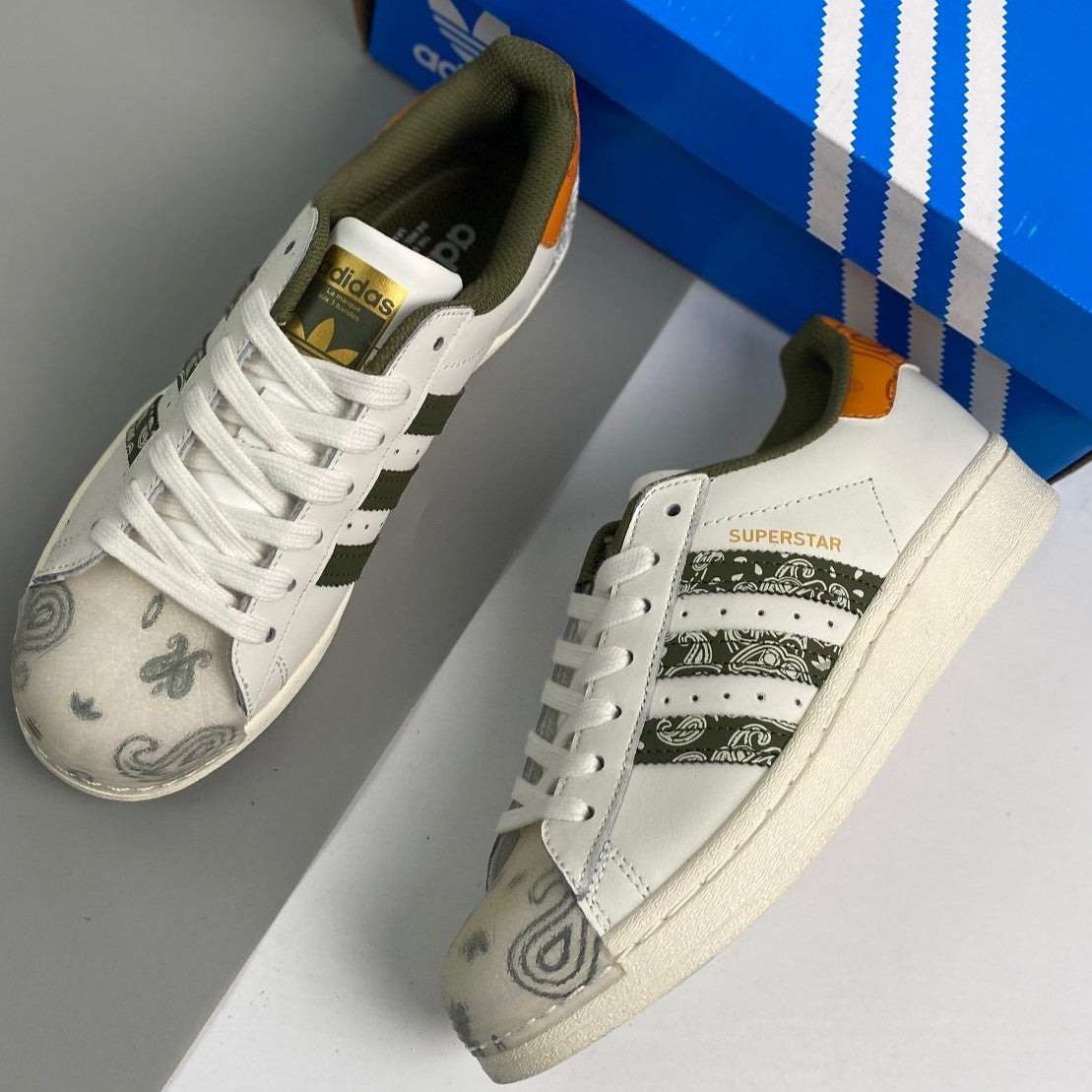 Adidas Originals Superstar Bandana | Off White Focus Orange 03XHLF14