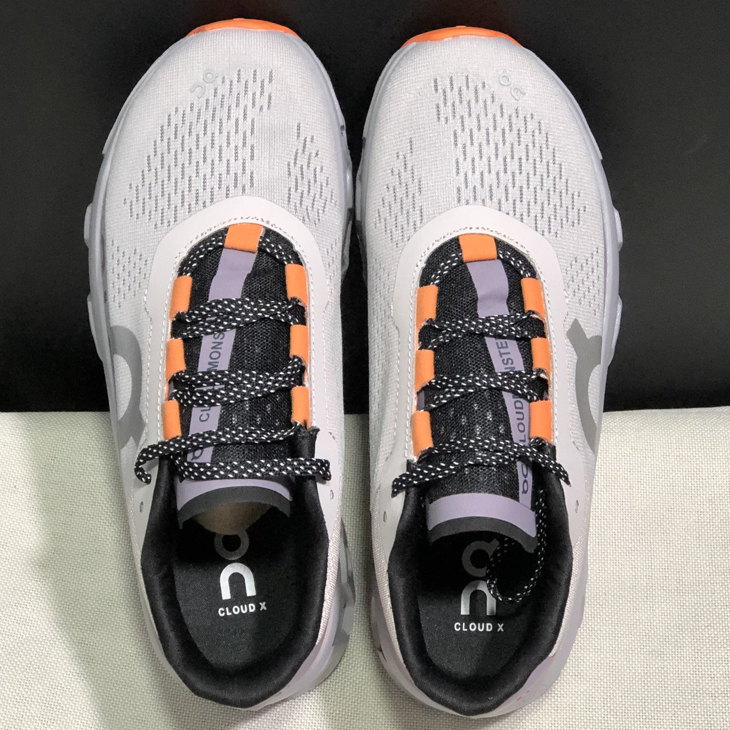 ON CLOUDMONSTER| Pearl White/Orange