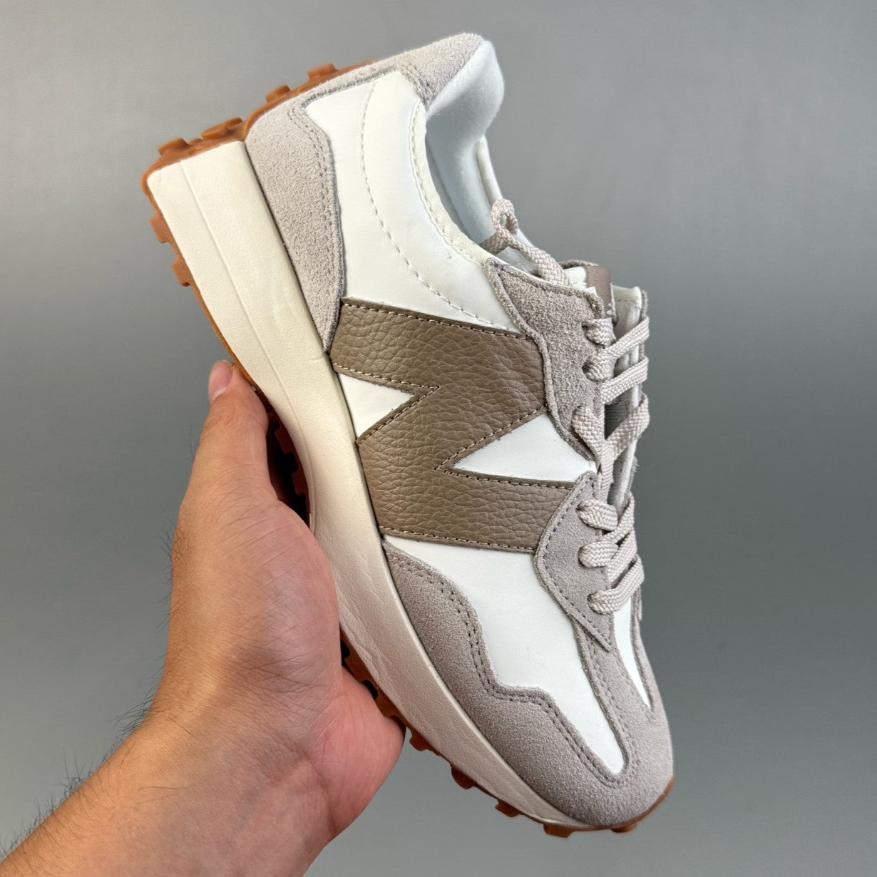 New Balance 327 | BROWN GREY HL111200626