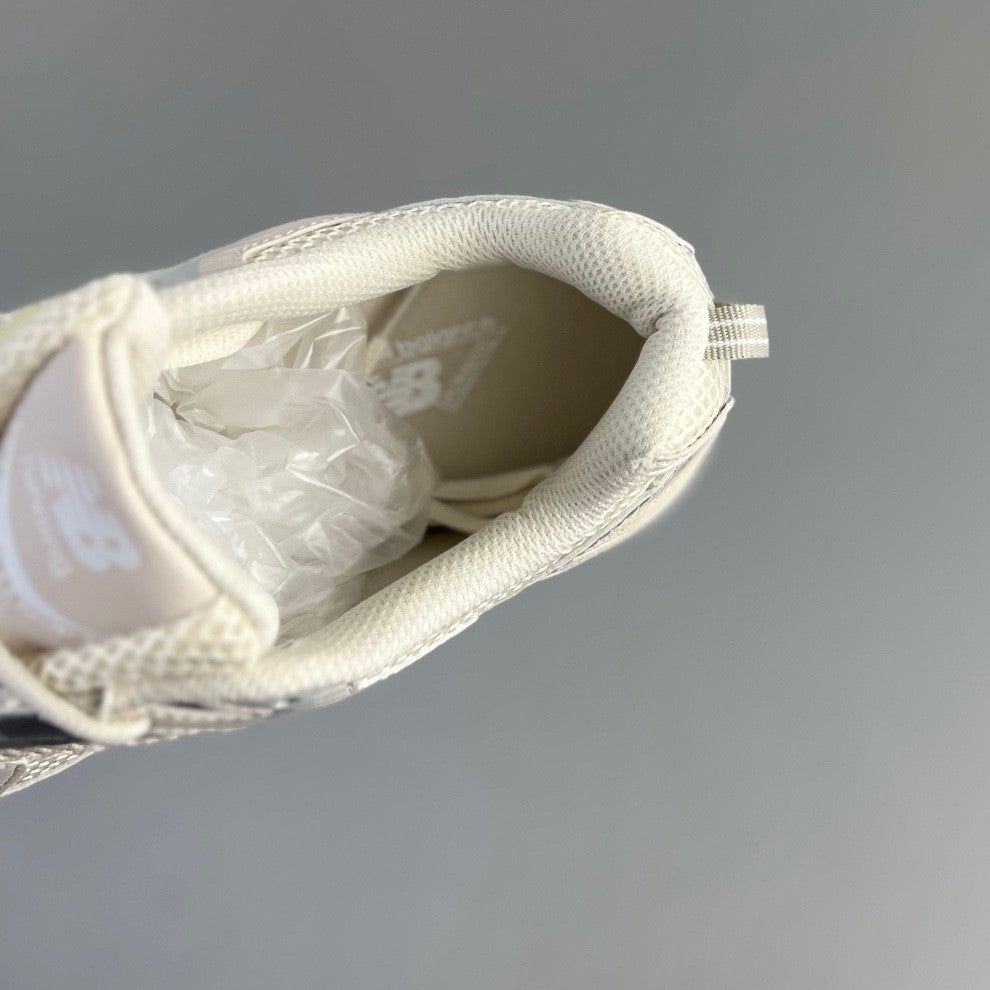New Balance 530 | Beige Metallic HL021000805