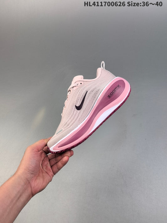 Nike Vomero Plus | NV18P400308