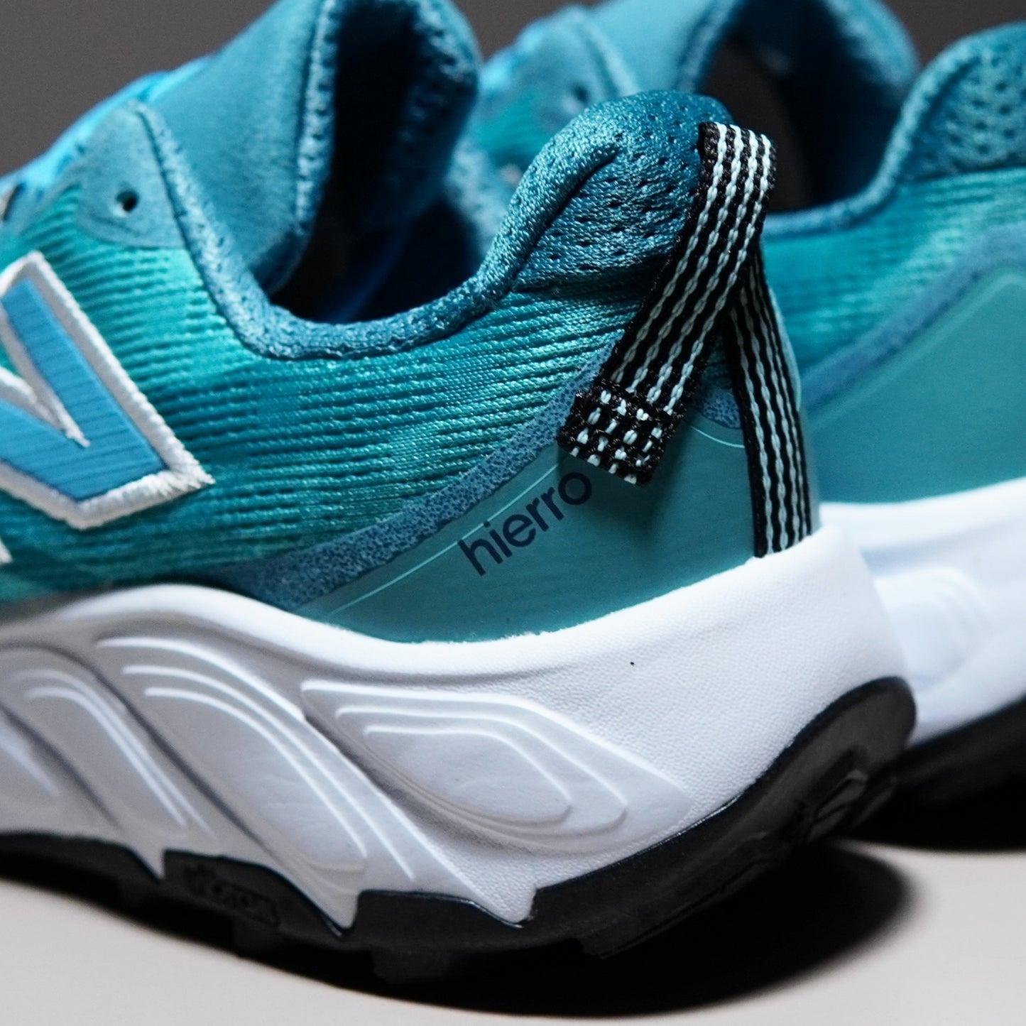 UV9NB04