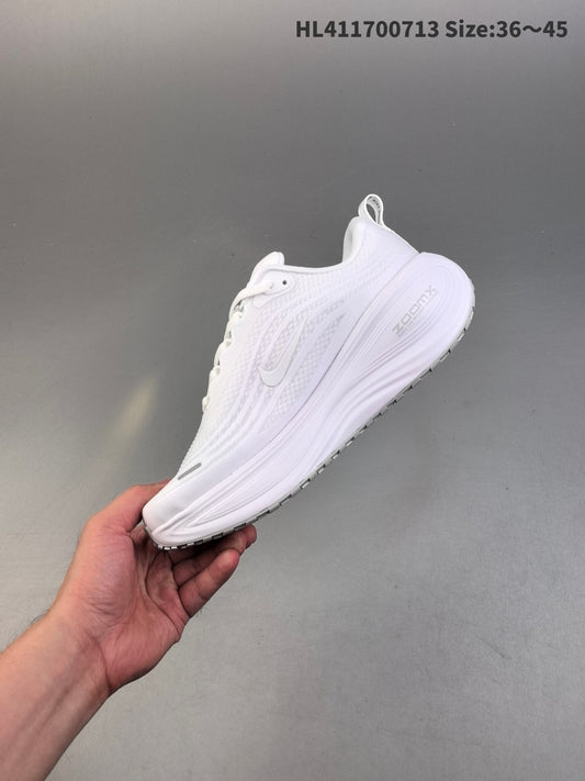 Nike Vomero Plus | NV18P400313