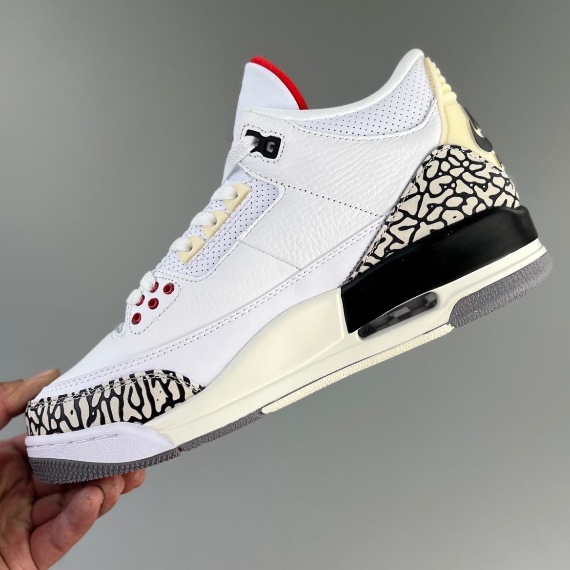 Air Jordan Retro 3 │00HHLL320318