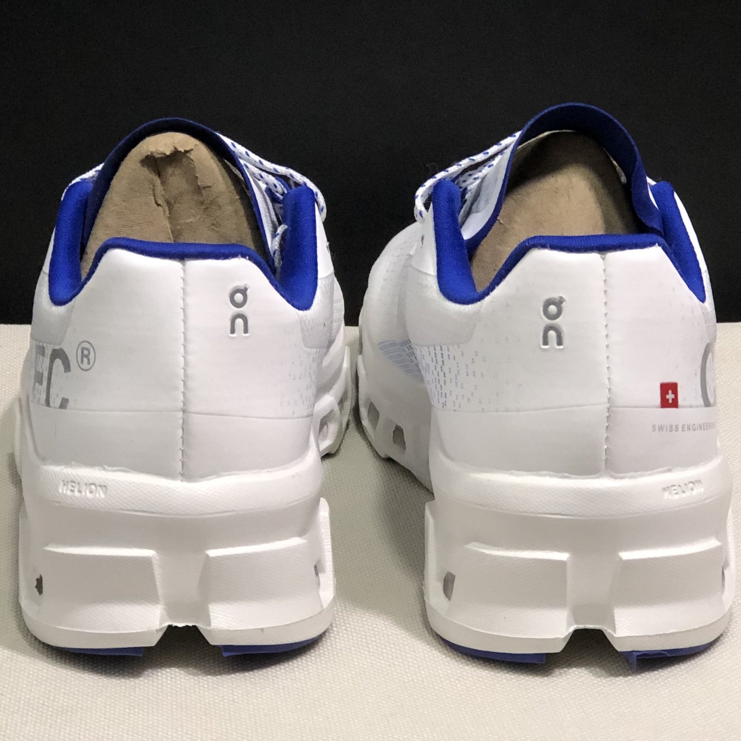 ON CLOUDMONSTER| White/Blue