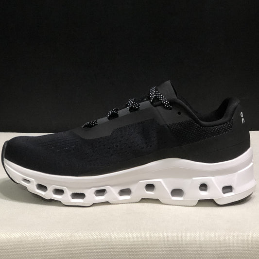 ON CLOUDMONSTER| Black/White