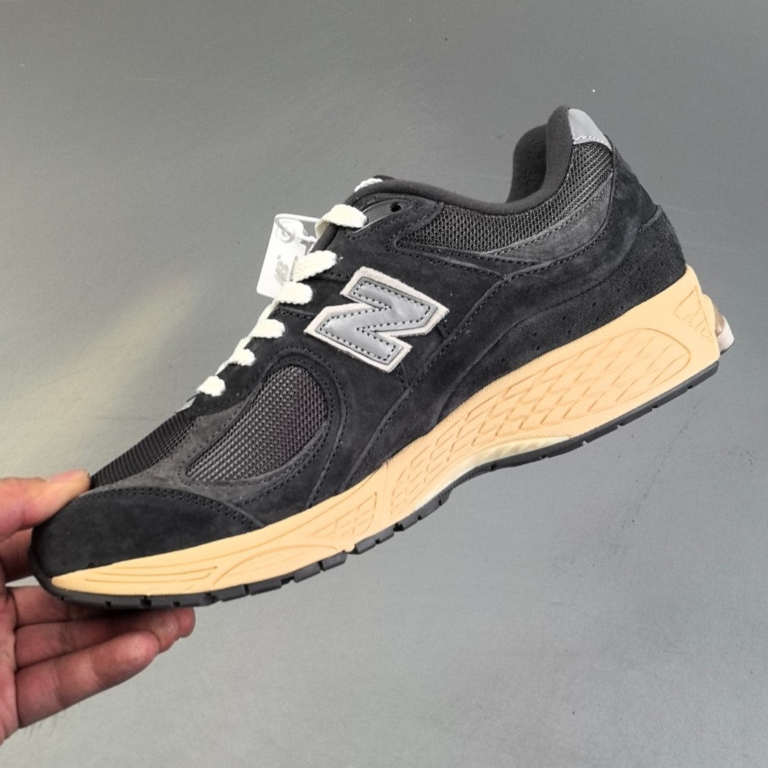 New Balance 2002R │Black/Grey/Yellow HL031801108
