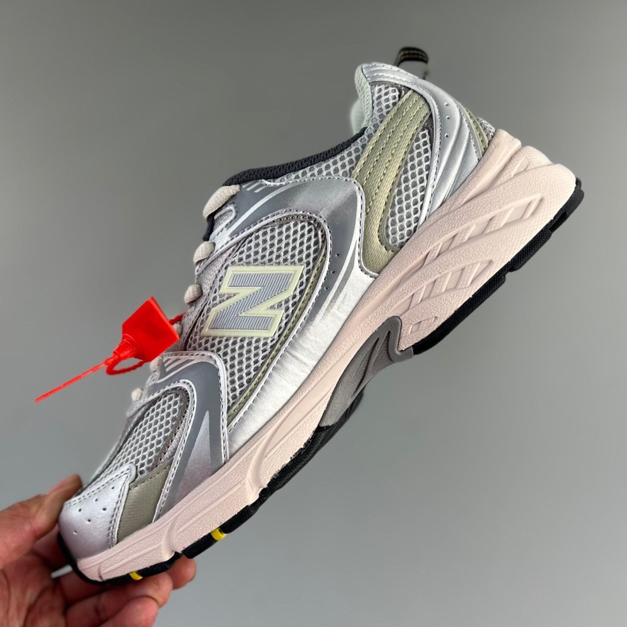 New Balance 530 | Silver Khaki HL491400612