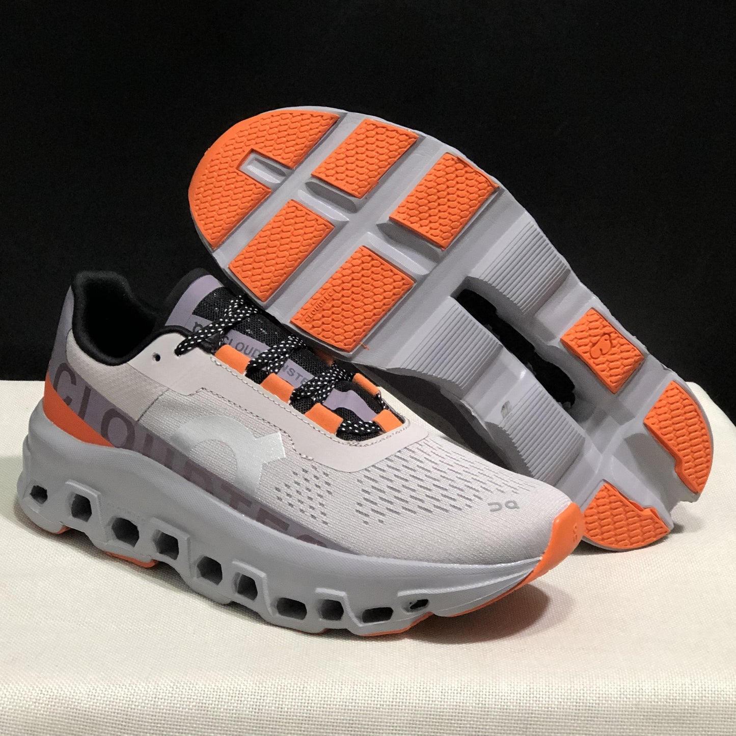 ON CLOUDMONSTER| Pearl White/Orange