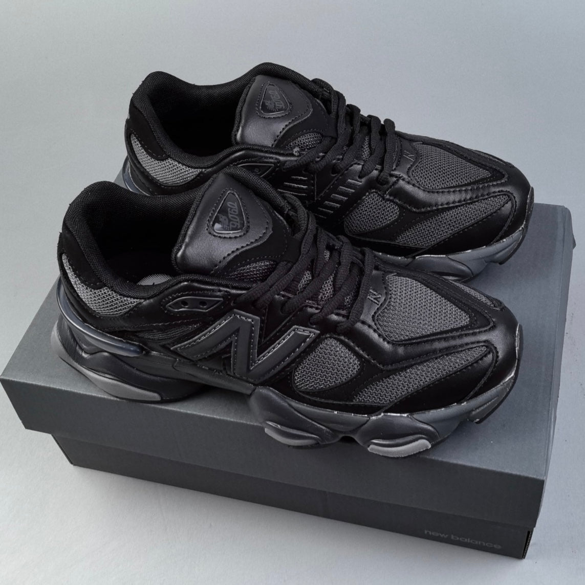 New Balance 9060 | Triple Black HL351500802