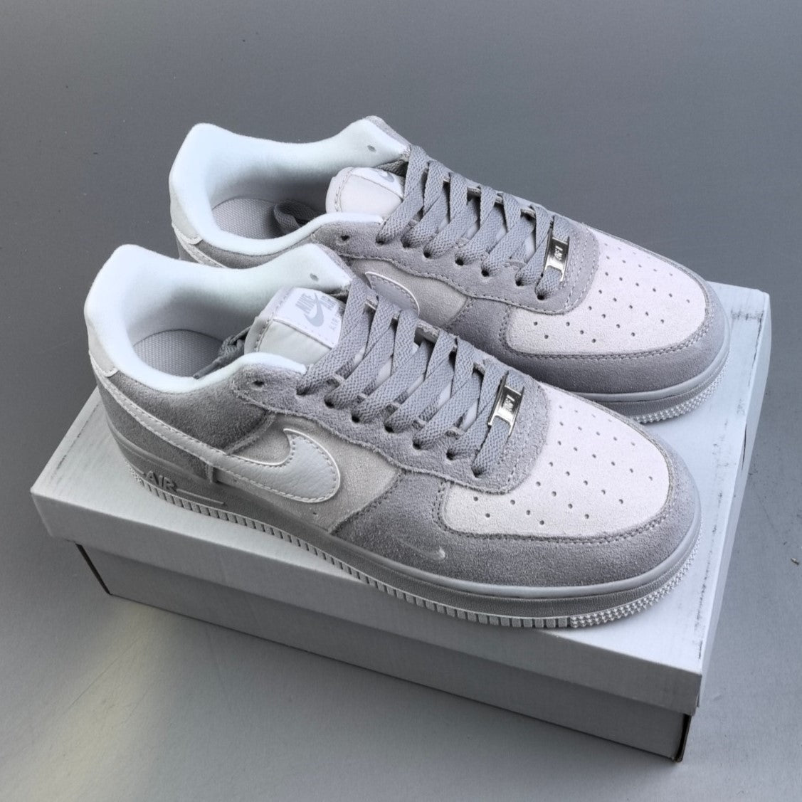 Nike AIR FORCE 1 | LIGHT SMOKE GREY HL461201121