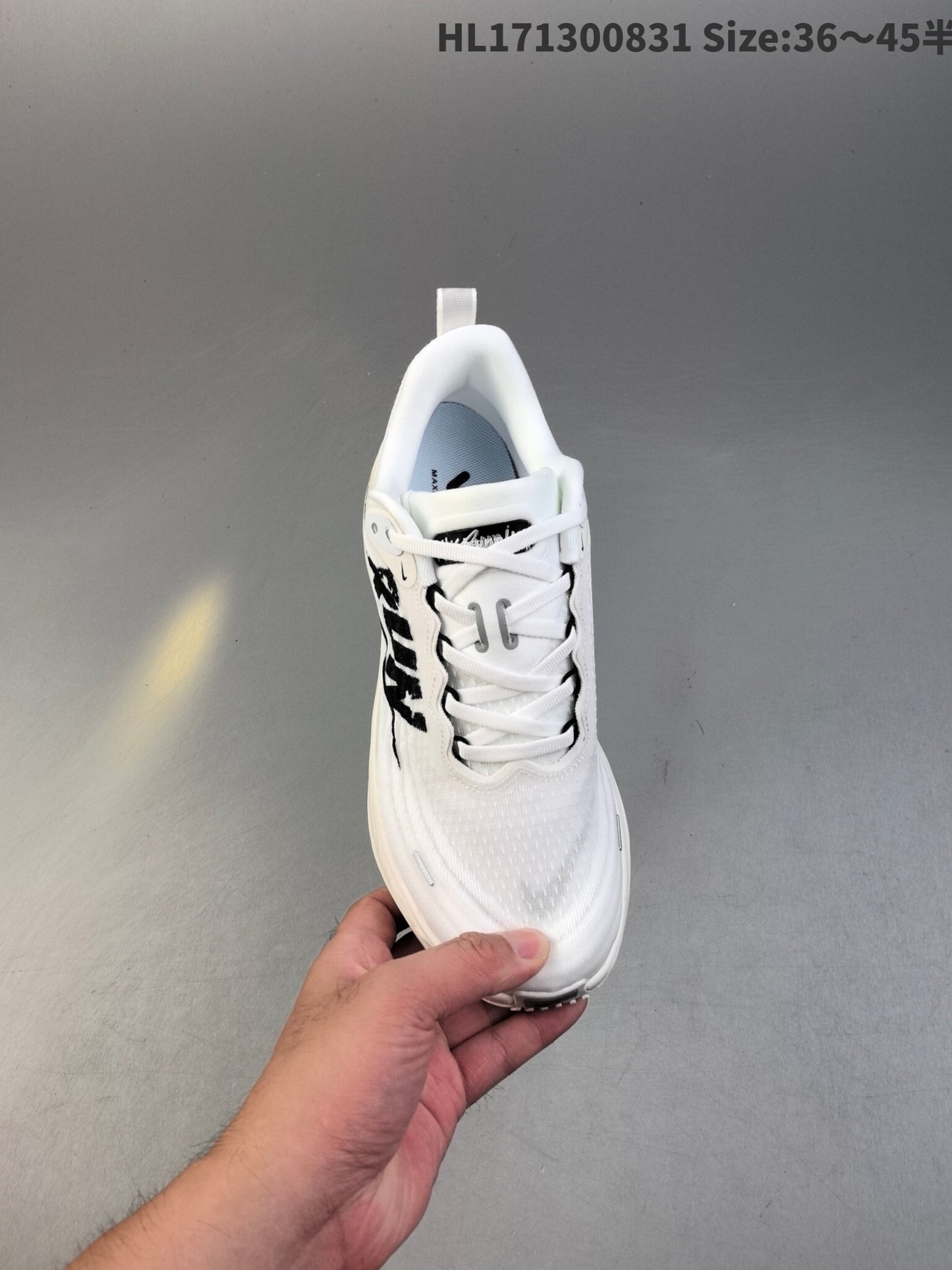 Nike Vomero Plus | NV18P400304