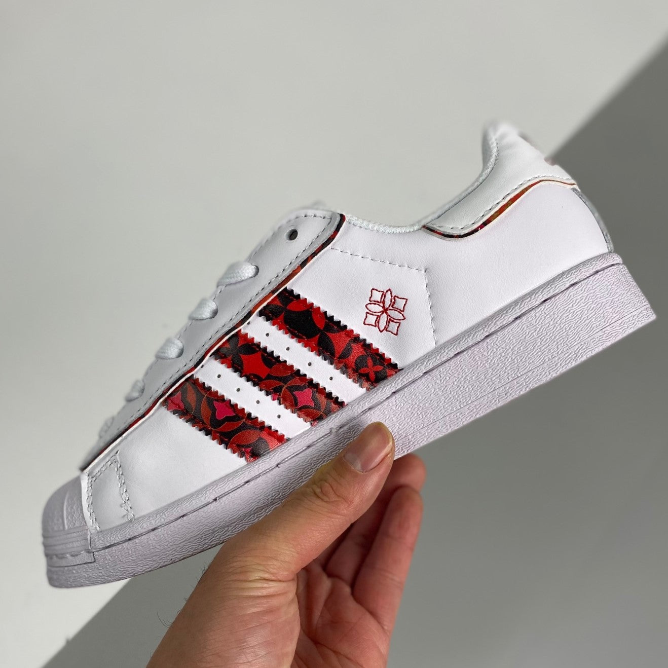 Adidas Originals  Superstar │ White/Red  05CHLR12