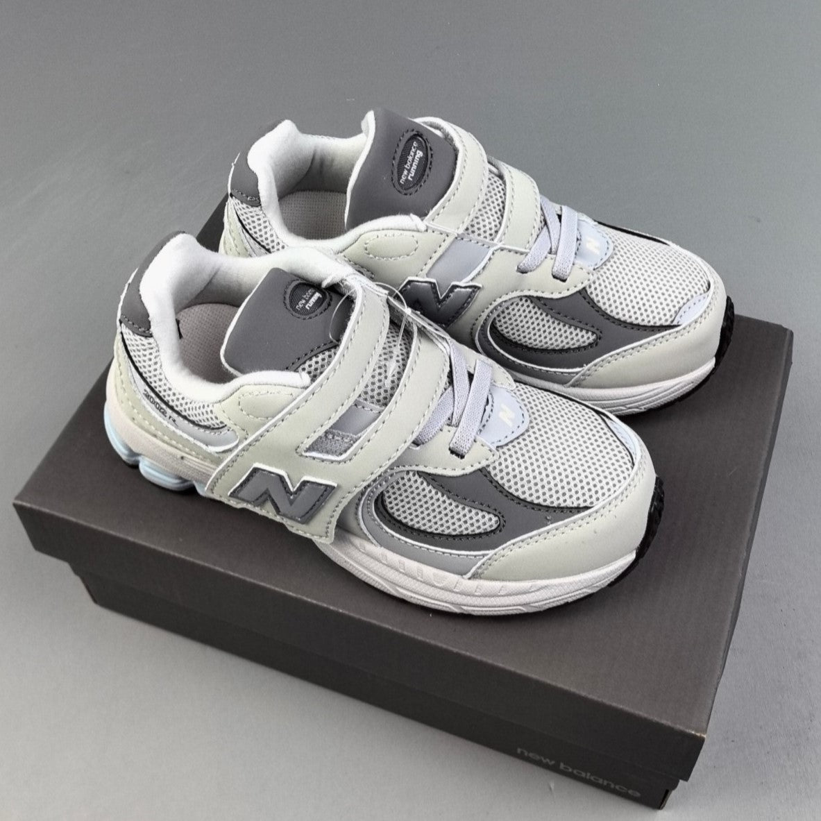 New Balance 2002R   │Grey/Green HL361201227