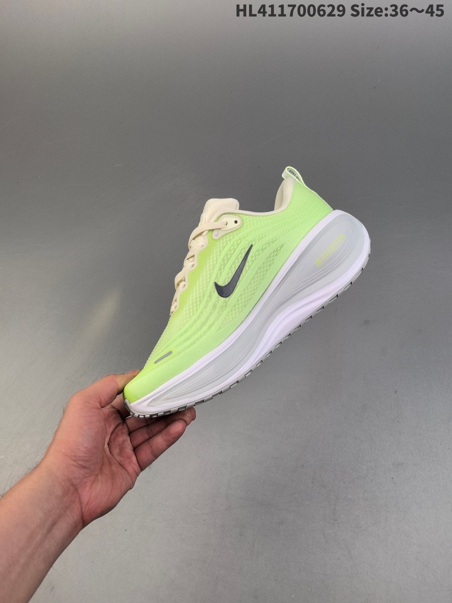 Nike Vomero Plus | NV18P400311