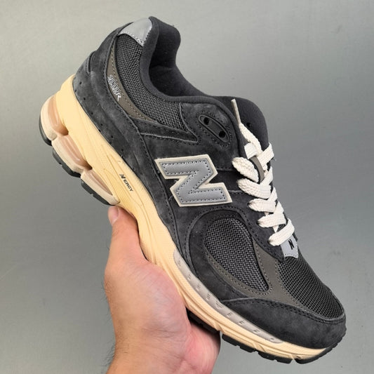 New Balance 2002R | Dark Grey/YellowHL071300818