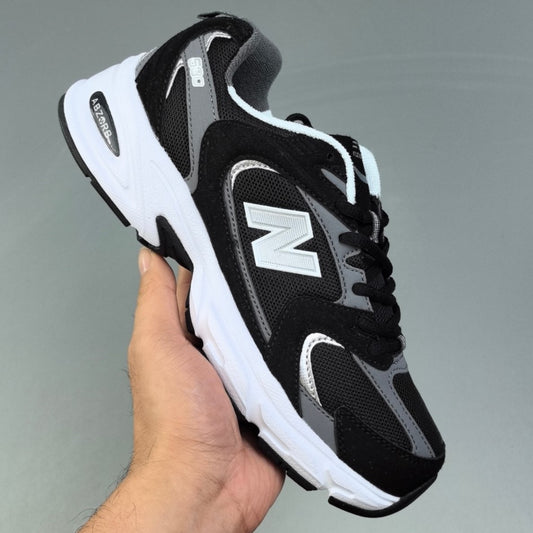 New Balance 530 | Classic Black Grey HL111001209