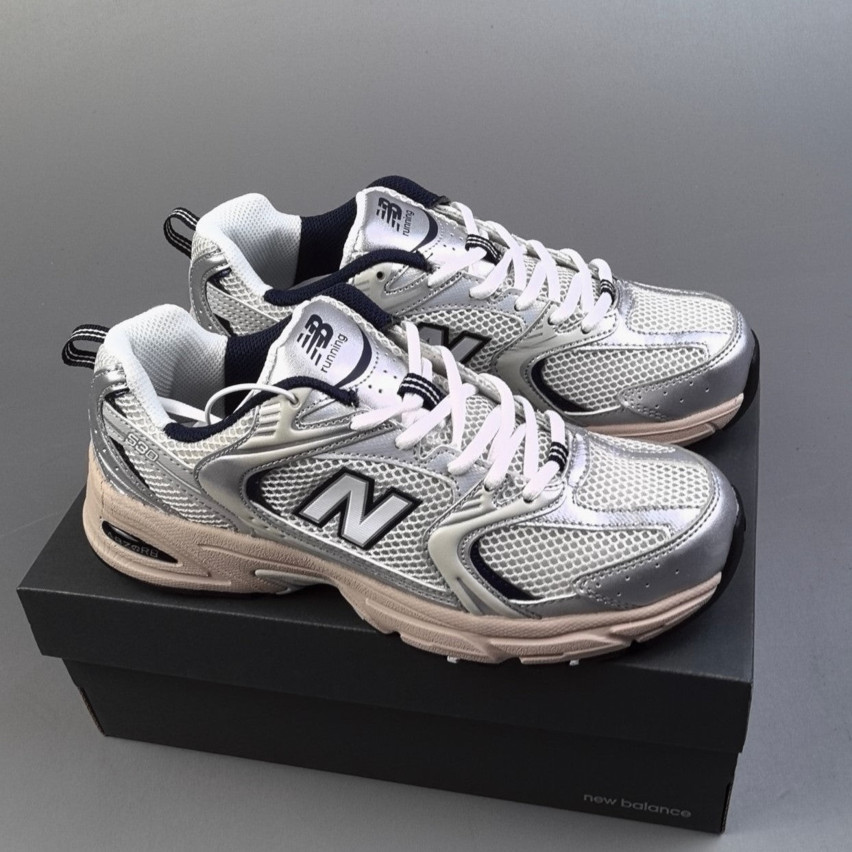 New Balance 530 | Metallic Gray HL441050422