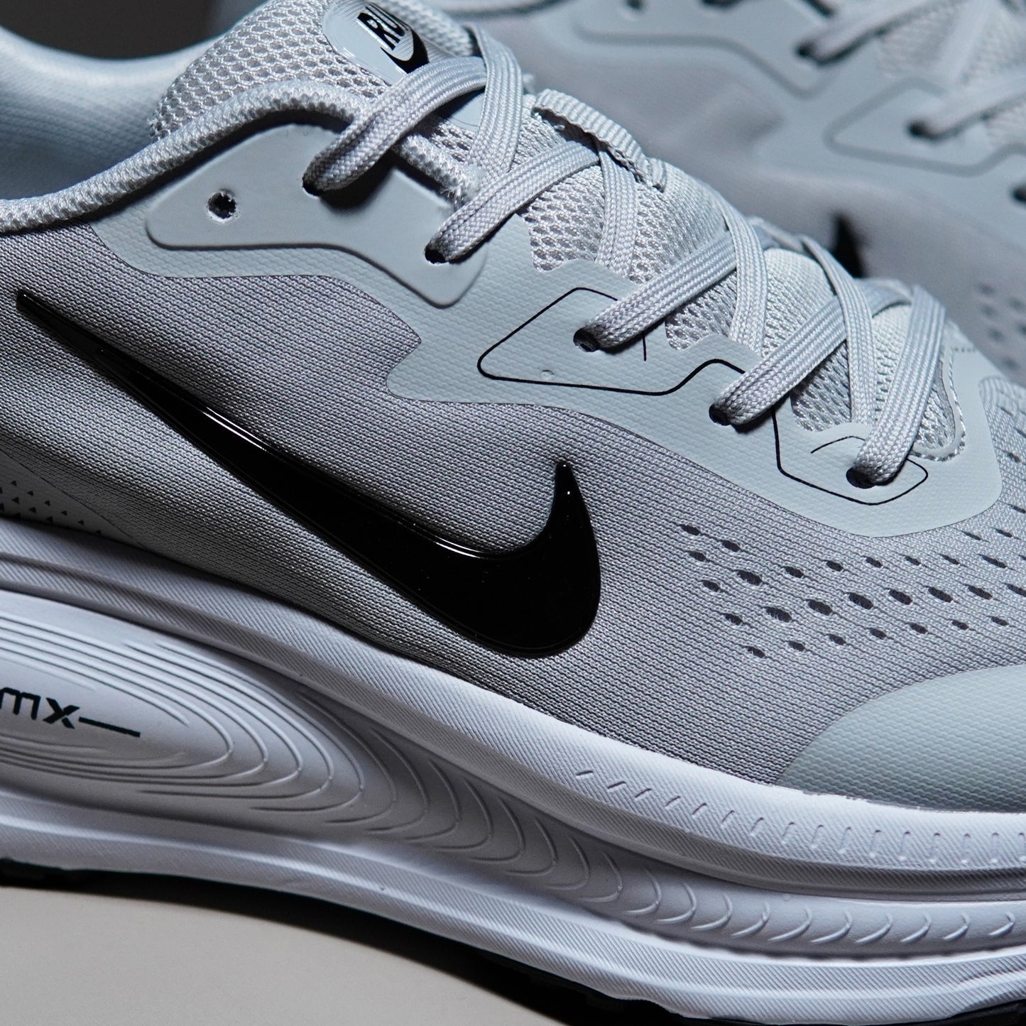 Nike Air Zoom Vomero 18X | NAV18X400305