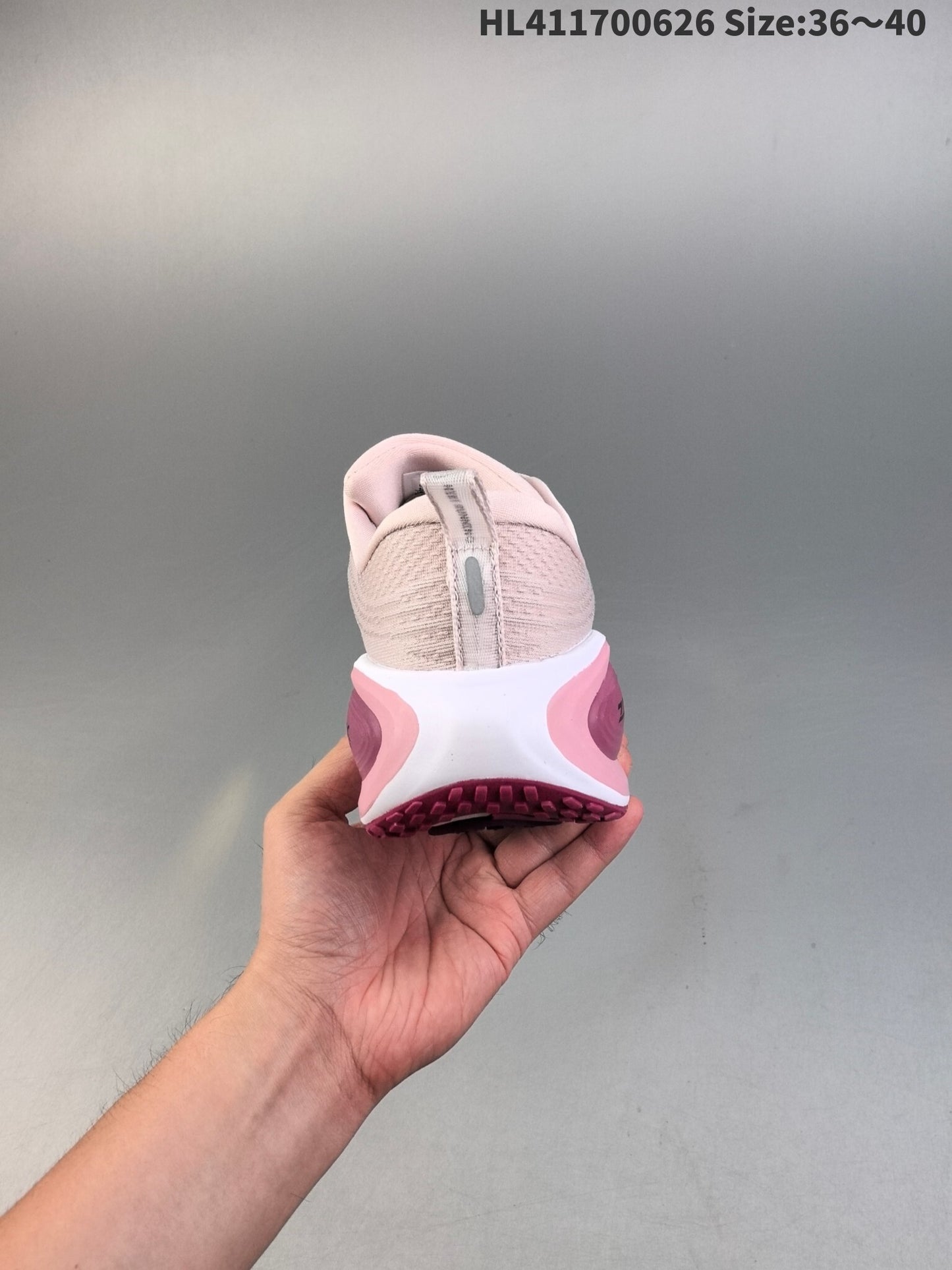 Nike Vomero Plus | NV18P400308