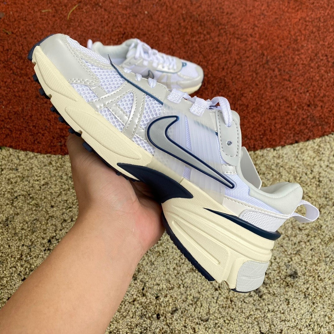 Nike V2K Run | FD0736-102