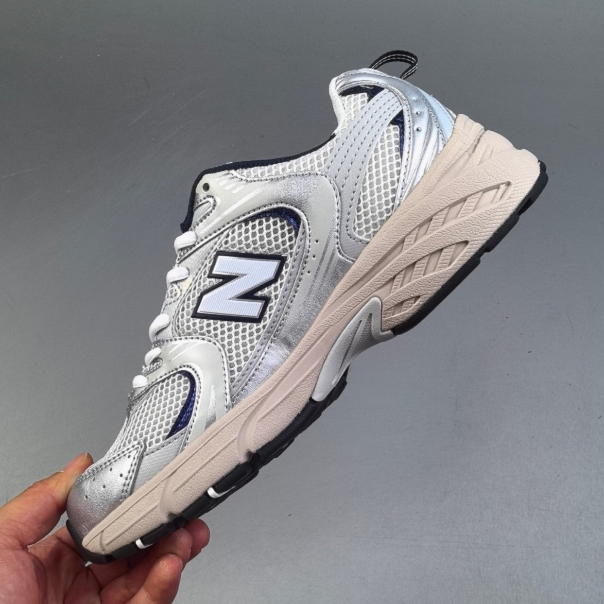 New Balance 530 | Metallic Gray HL441050422