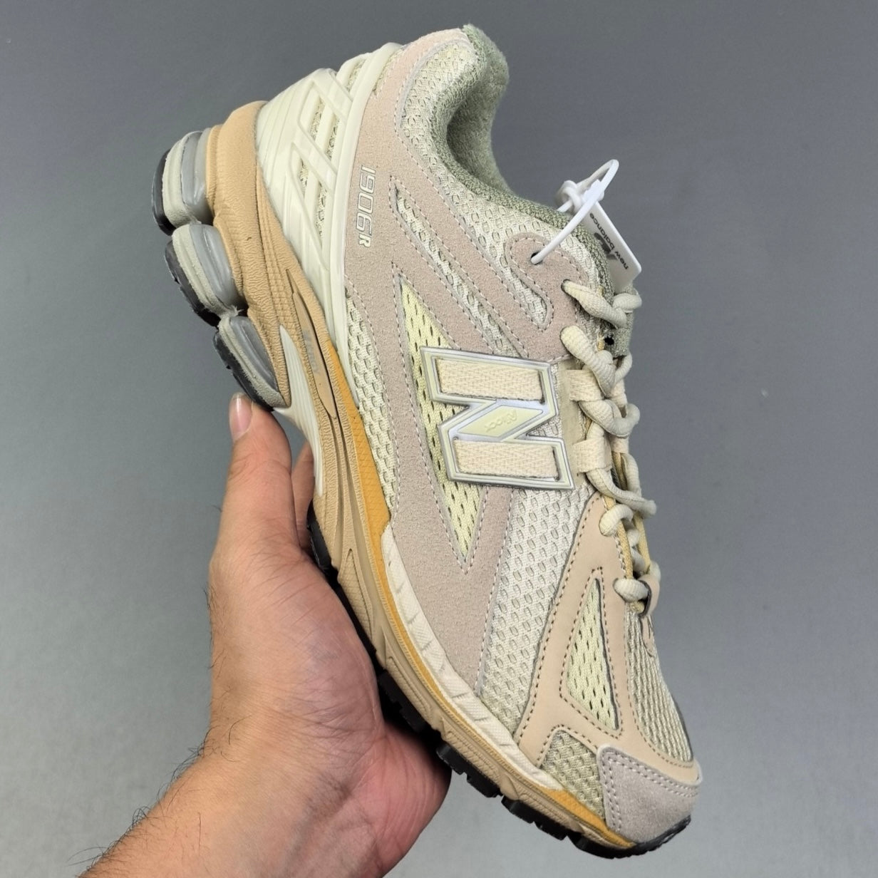 New Balance 1906R | AURALEE Mojave Desert White HL031801214