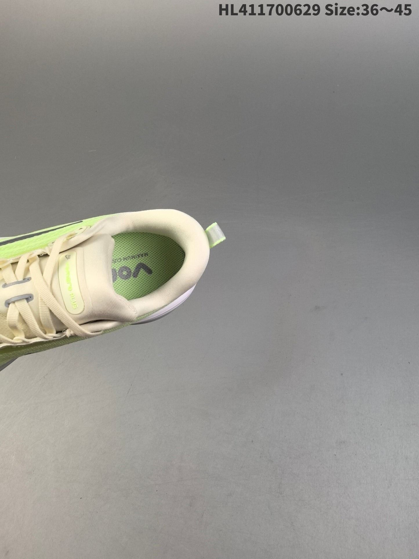 Nike Vomero Plus | NV18P400311