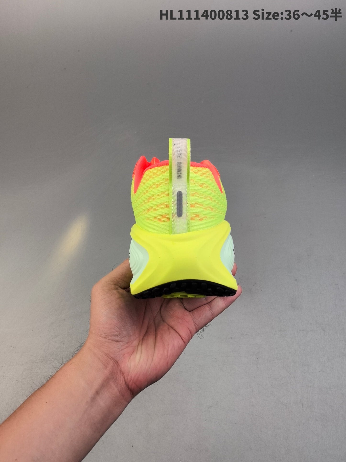 Nike Vomero Plus | NV18P400312