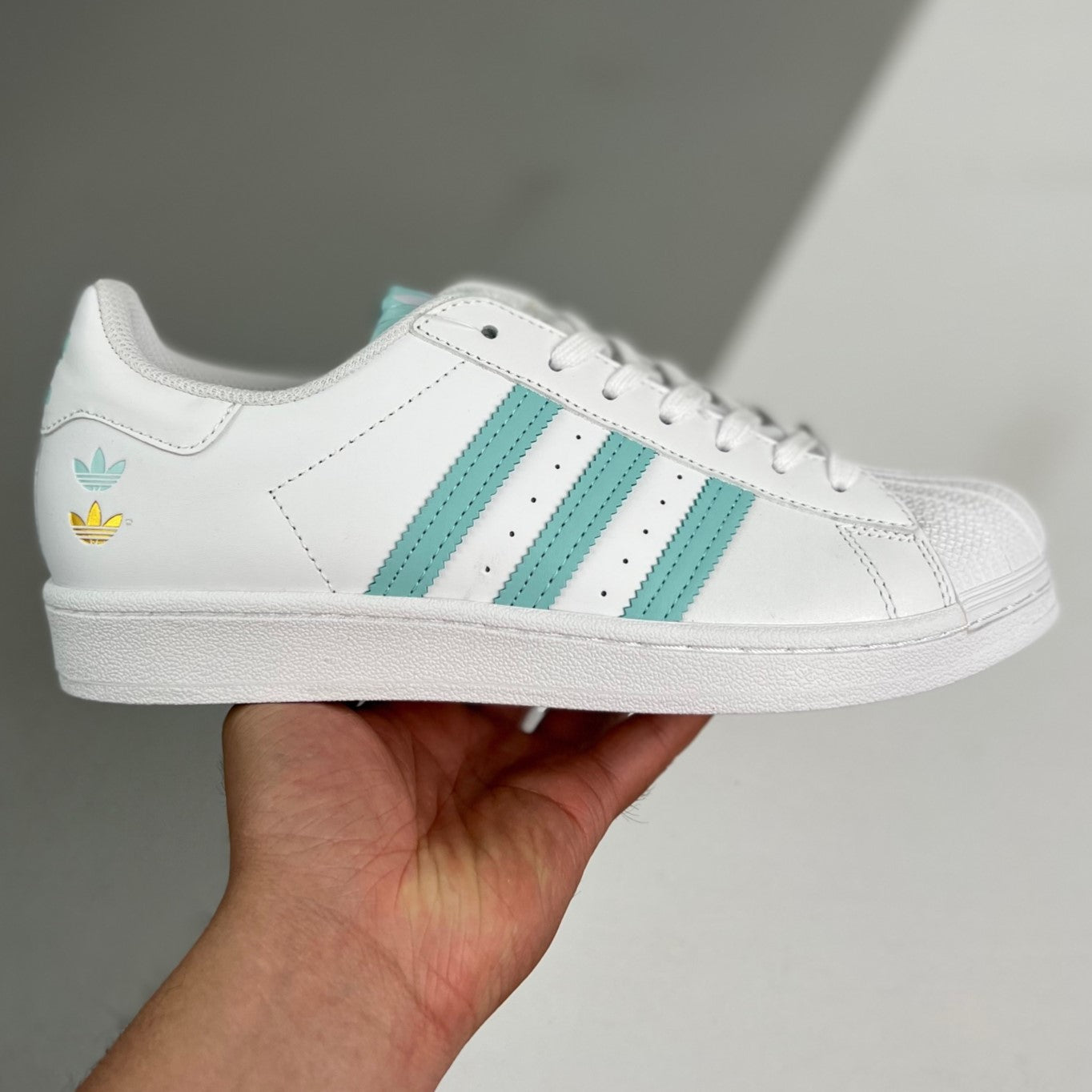 Adidas Originals  Superstar  | White/Sky Blue 00HHLY13