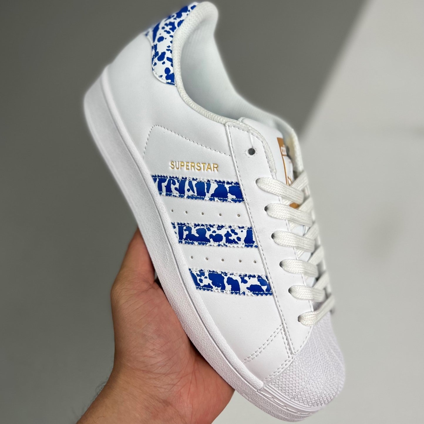 Adidas Originals  Superstar  | Cloud White/Blue/Gold Metallic 5XHLY95