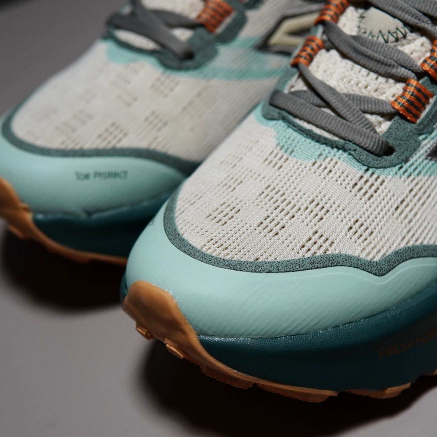 UV9NB10
