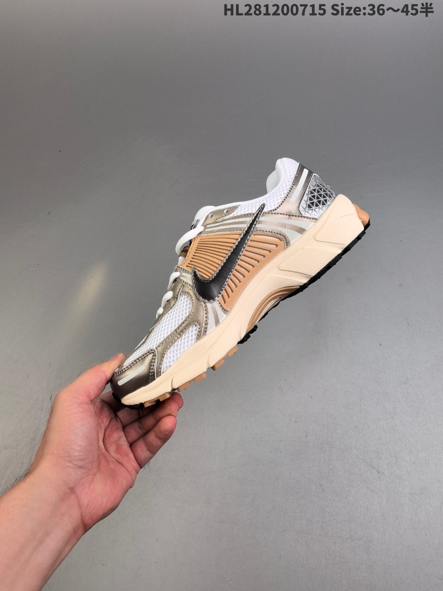 Nike Zoom Vomero 5 | NZV518P400304