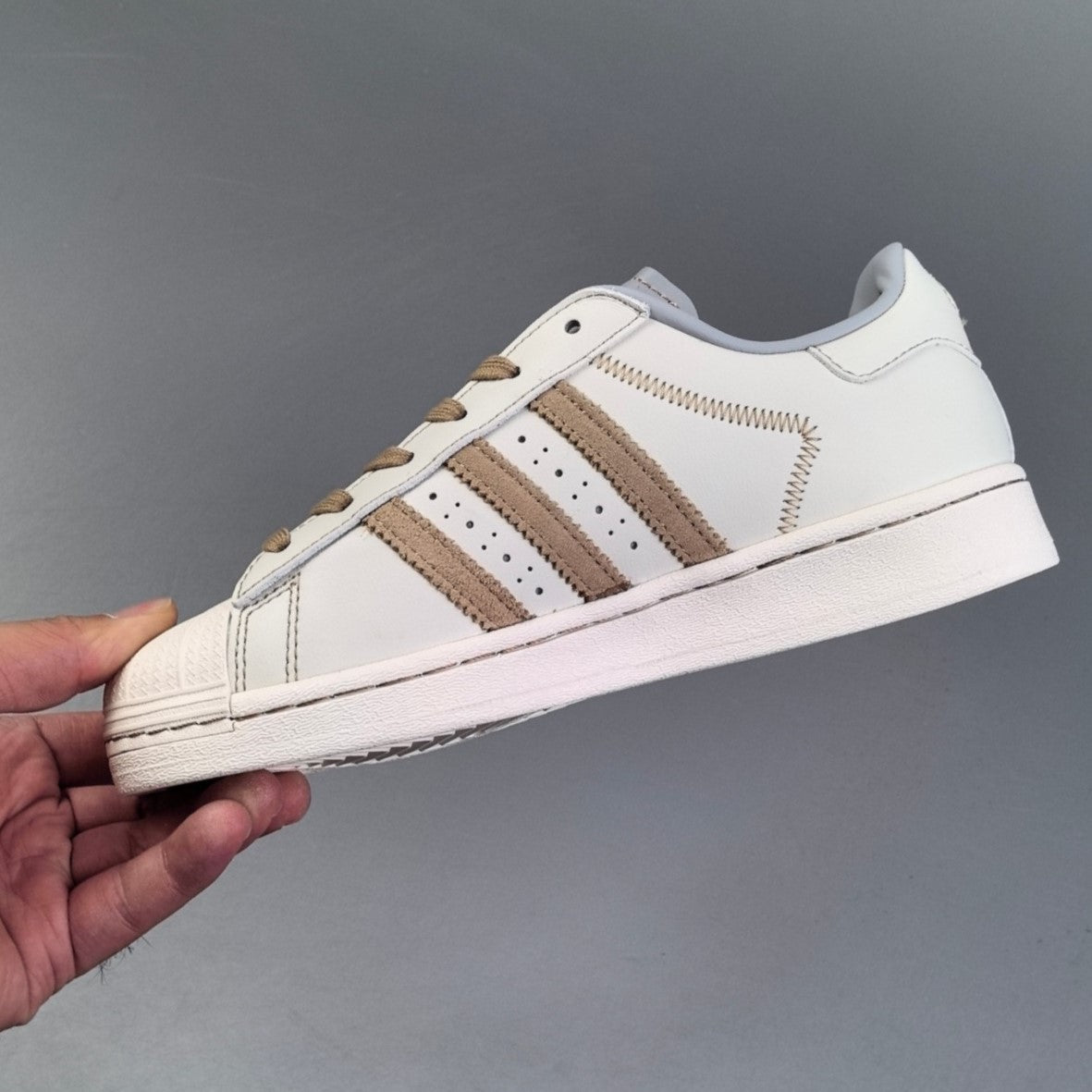 Adidas Originals Superstar  | Off White / Magic Beige HL111200719