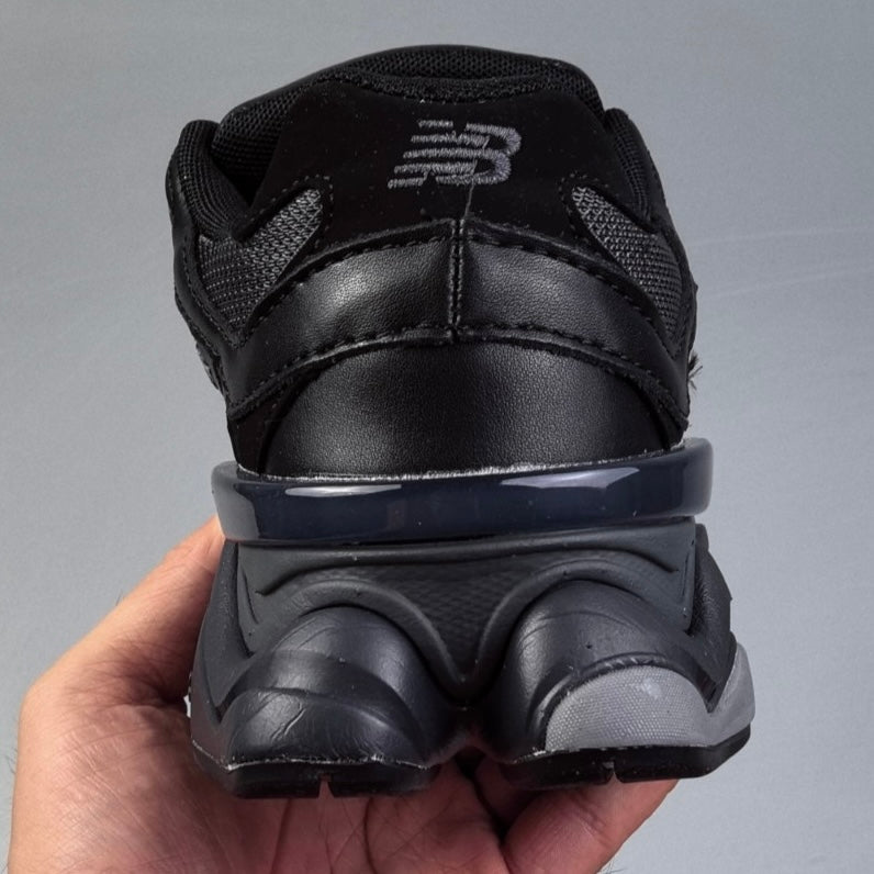 New Balance 9060 | Triple Black HL351500802