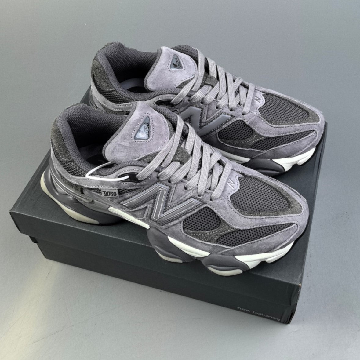 New Balance 9060 | Grey HL031801108