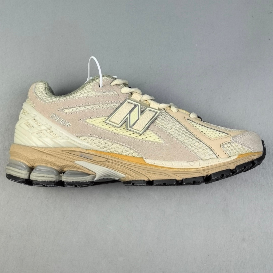 New Balance 1906R | AURALEE Mojave Desert White HL031801214