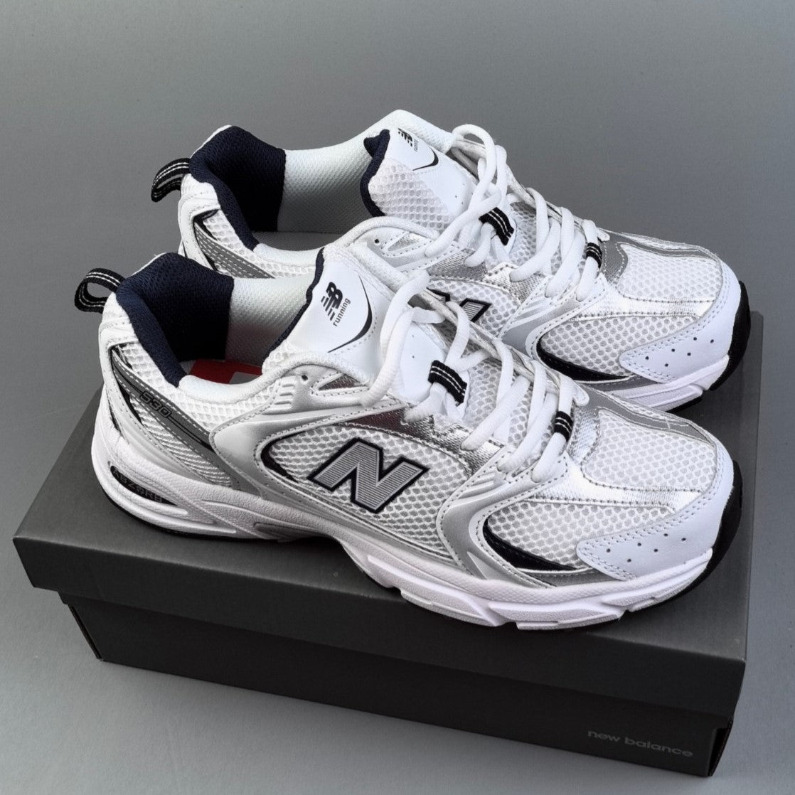 New Balance 530 | Metallic White HL45950801