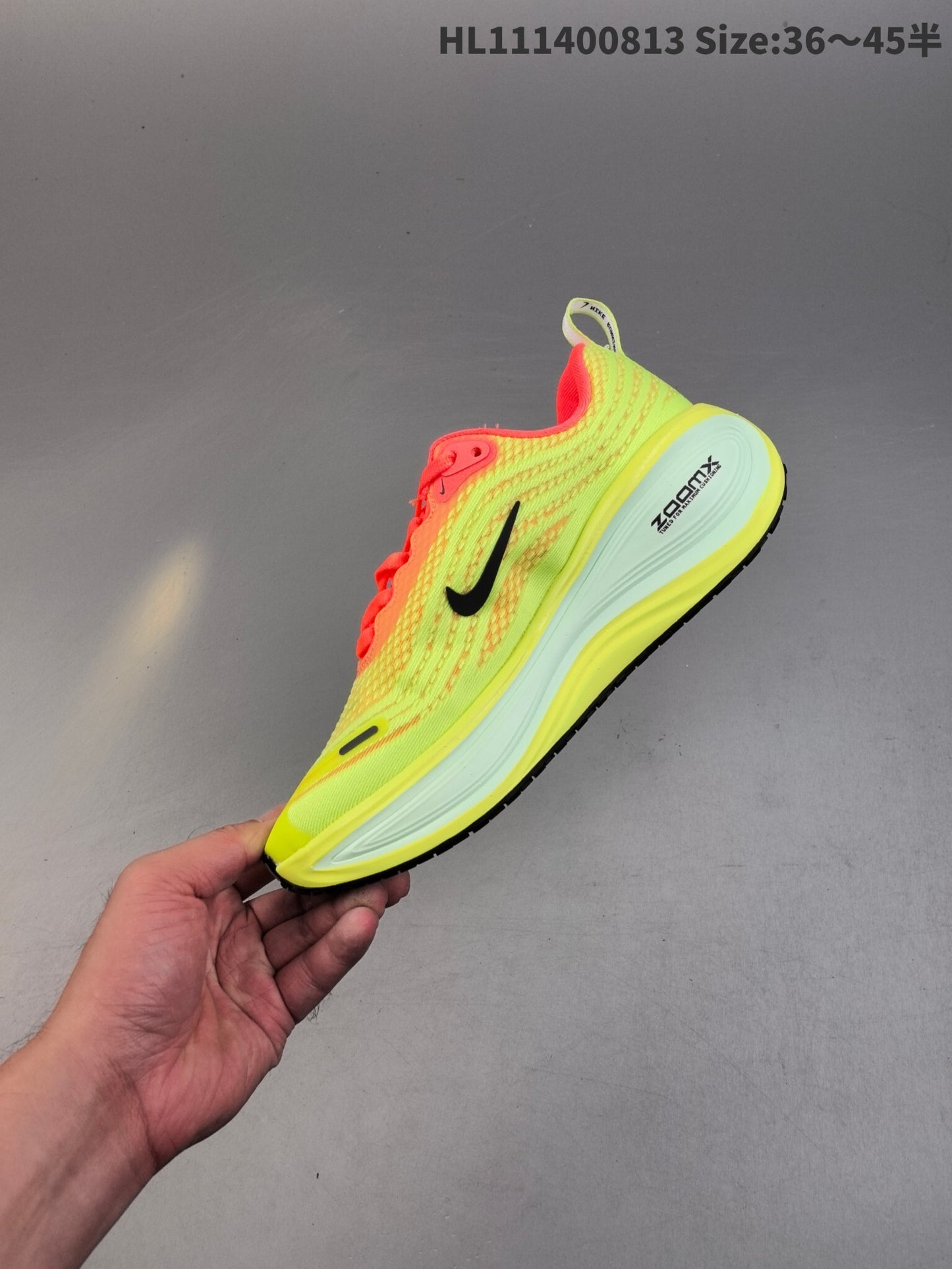 Nike Vomero Plus | NV18P400312